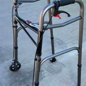 Fotka k inzerátu Chodítko pro seniory EOSPRIM s brzdou.  / 18392626