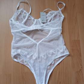 Foto inzerátu Průsvitné bílé body 