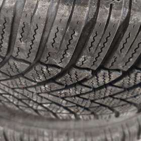 Zimní pneu 205/60/16 Bridgestone / 19618380