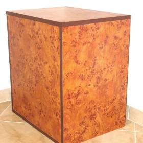 Foto inzerátu Uzamykatelná komoda v bezvadném stavu. bez poškození.