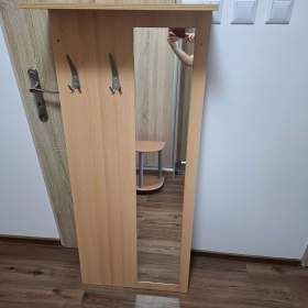Fotka k inzerátu Předsíňová stěna BUK se zrcadlem a policí / 18751056