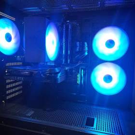 Foto inzerátu 🔥 Herní PC RTX 5050 | Ryzen 5 5500 | 32GB RAM | 1TB NVMe | DLSS 4 | WiFi | NOVÉ