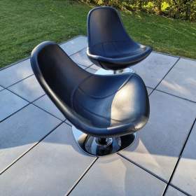 Fotka k inzerátu 2× moderní kožená křesla – minimalistický design / 18963927