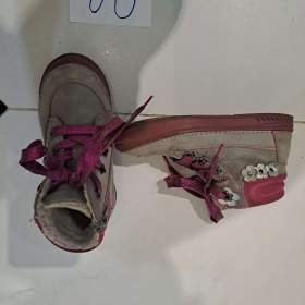 Foto inzerátu Dětské zimní kožené botičky vel. 27/28 zn. D.D.STEP