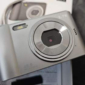 Fotka k inzerátu Digitální fotoaparát  / 18767564