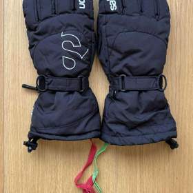 Foto inzerátu Dámská lyžařská bunda, kalhoty a příslušenství