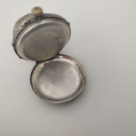 Foto inzerátu Staré stříbrné hodinky (Jeptišky)