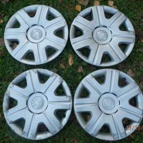 Foto inzerátu 4x Originál poklice kol na ŠKODA FABIA 2  14tky. cena:800kč všechny.
