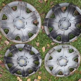 Foto inzerátu 4x Originál poklice kol na ŠKODA FABIA 2  14tky. cena:800kč všechny.