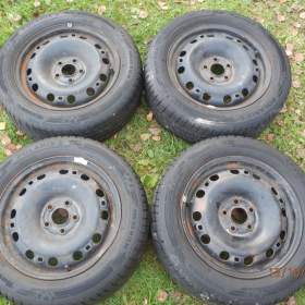 4xObutá zimní sada kol na ŠKODA FABIA 2 15tky. ET 43 195/55 R15 2x7,5MM 2x5,4MM / 19623990
