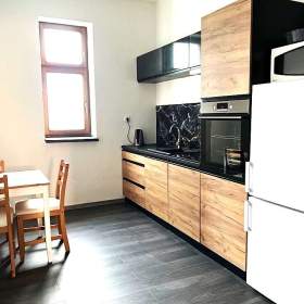 Byt 2+kk v rodinném domě, možnost používat zahradu a posezení, 17.000 Kč i s energiemi. / 19624098