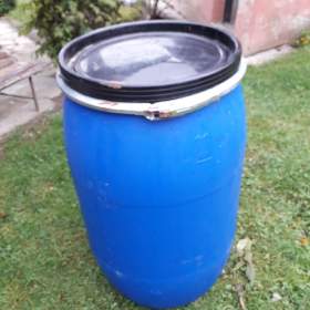 Fotka k inzerátu SUDY PLASTOVÉ OBJEM 220 LITRŮ- ČOKOLÁDA- POUŽITY JEDNOU / 19166760