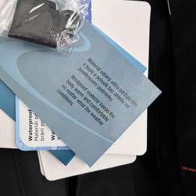 Foto inzerátu Pánská pracovní zimní bunda zapínáním na zip kryté légou