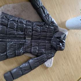 ZIMNÍ BUNDA VEL. S / 19625397