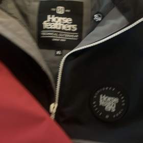 Foto inzerátu Bunda HORSEfeathers na snowboard