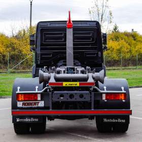 Foto inzerátu MERCEDES AXOR 1829 / 18T HÁKOVÝ NOSIČ KONTEJNERŮ EU5
