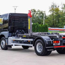 Foto inzerátu MERCEDES AXOR 1829 / 18T HÁKOVÝ NOSIČ KONTEJNERŮ EU5