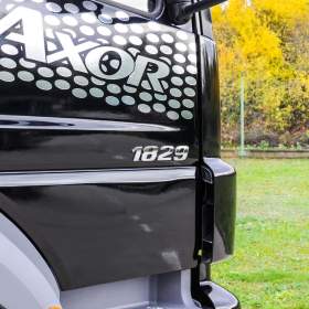 Foto inzerátu MERCEDES AXOR 1829 / 18T HÁKOVÝ NOSIČ KONTEJNERŮ EU5