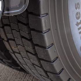 Foto inzerátu MERCEDES AXOR 1829 / 18T HÁKOVÝ NOSIČ KONTEJNERŮ EU5