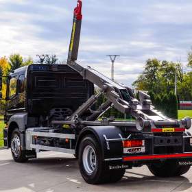 Foto inzerátu MERCEDES AXOR 1829 / 18T HÁKOVÝ NOSIČ KONTEJNERŮ EU5