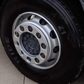 Foto inzerátu MERCEDES AXOR 1829 / 18T HÁKOVÝ NOSIČ KONTEJNERŮ EU5