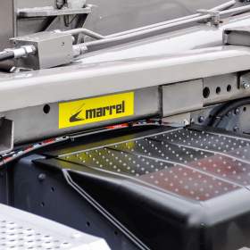 Foto inzerátu MERCEDES AXOR 1829 / 18T HÁKOVÝ NOSIČ KONTEJNERŮ EU5