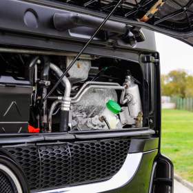 Foto inzerátu MERCEDES AXOR 1829 / 18T HÁKOVÝ NOSIČ KONTEJNERŮ EU5