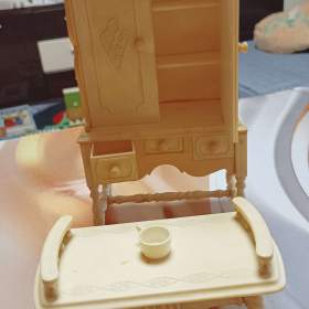 Fotka k inzerátu Sekretář pro panenky / 19625925