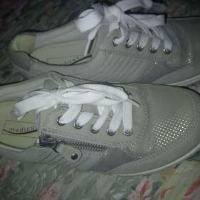 Foto inzerátu Lodičky,tenisky vel.37,pár cena