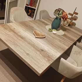 Jídelní stůl / 19627475