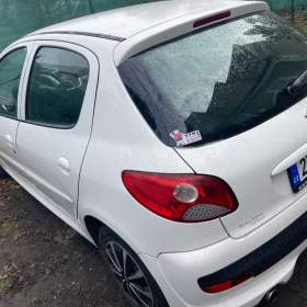 Foto inzerátu Peugeot 206 + na díly v celku