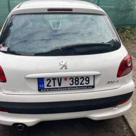 Foto inzerátu Peugeot 206 + na díly v celku