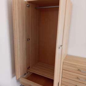 Fotka k inzerátu Prodej Šatní skříň + 2 komody / 17934457