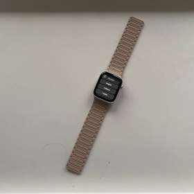 Foto inzerátu Apple Watch 4 - Perfektní stav