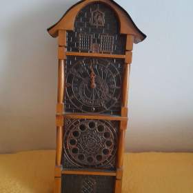 Foto inzerátu Prodám nástěnné hodiny ve tvaru pražského orloje