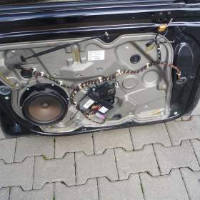 Foto inzerátu ŠKODA OCTÁVIA 2 COMBI - DVEŘE,tapce,zrcátko