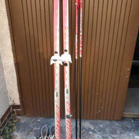 Fotka k inzerátu Prodám běžecký lyžařský komplet / 17424833