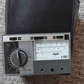 Foto inzerátu Univerzální voltohmmetr retro