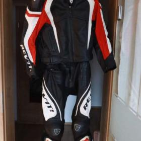 Fotka k inzerátu Kožená kombinéza REVIT / 19573900