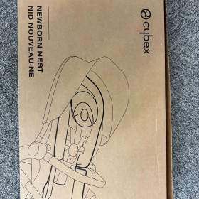 Foto inzerátu CYBEX novorozenecká vložka do kočárku Newborn nest White | white