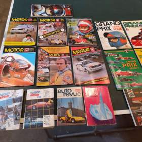 Foto inzerátu Prodám časopisy piloti F1 a ročenky grand prix sport