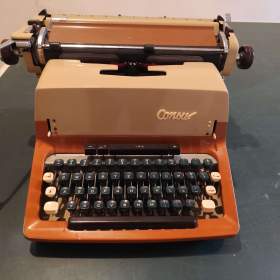 Fotka k inzerátu Prodám psací stroj consul / 17531875