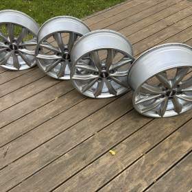 Foto inzerátu Alu disky Audi 7.0 x 17 5x112 ET 34