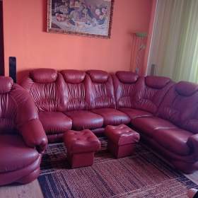 Fotka k inzerátu Rohová sedací souprava, křeslo a taburety  / 19462712