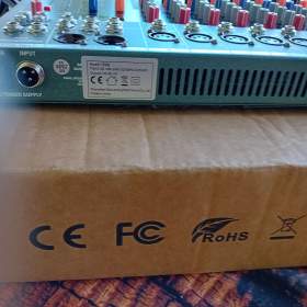 Foto inzerátu Mixážní pult 