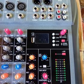 Foto inzerátu Mixážní pult 