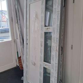 Foto inzerátu Nové plast. dveře