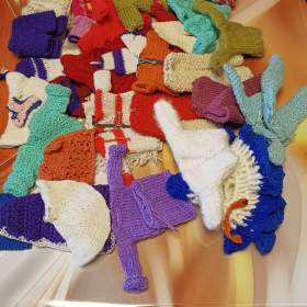 Fotka k inzerátu Háčkované a pletené oblečení pro panenky / 17793410