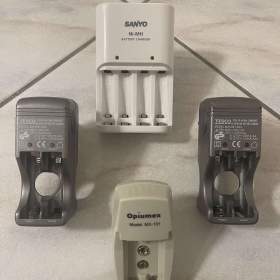 Nabíječky na AA/AAA baterie. / 19630087