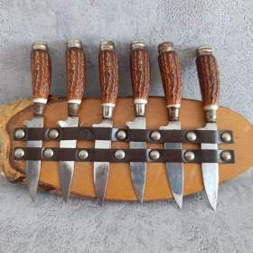 Fotka k inzerátu 6ks malých nožíku na dřevěné podložce na zavěšení / 19010456